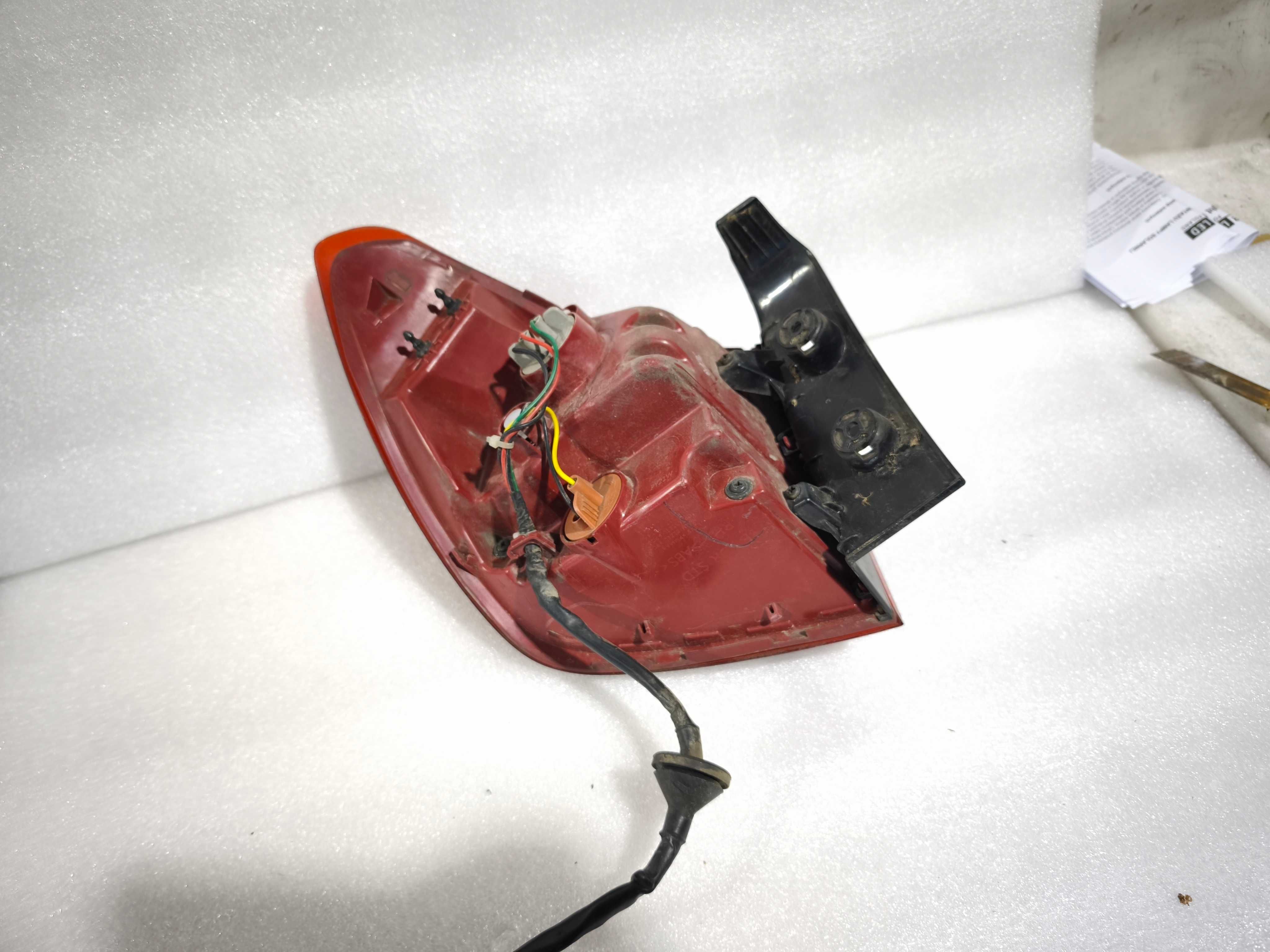 Lampa prawy tył prawa tylna Kia Rio IV 17- oryginał EU