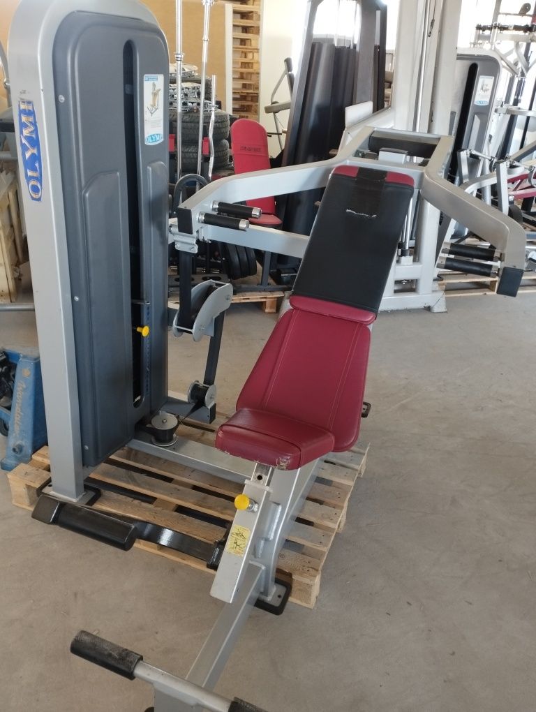 Maszyna na klatkę wyciskanie incline chest press Olymp Olimp