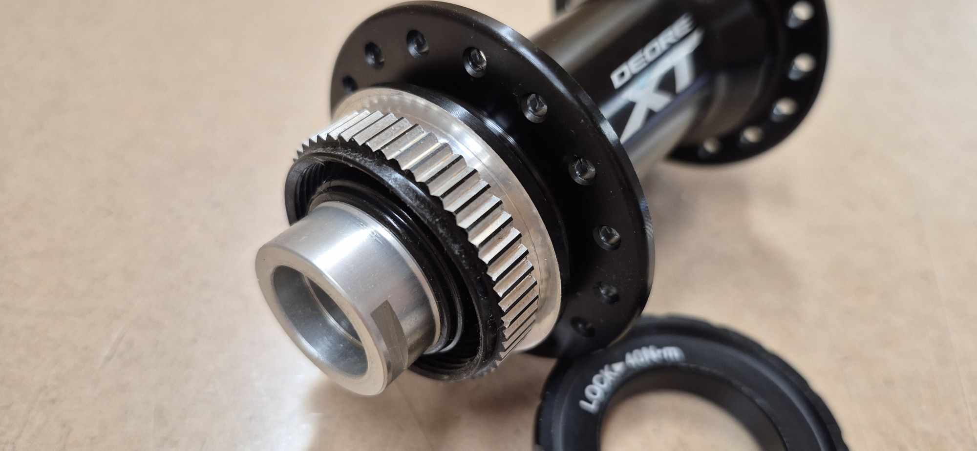 Nr1. Piasta Shimano Deore XT HB-M8010. Przednia.