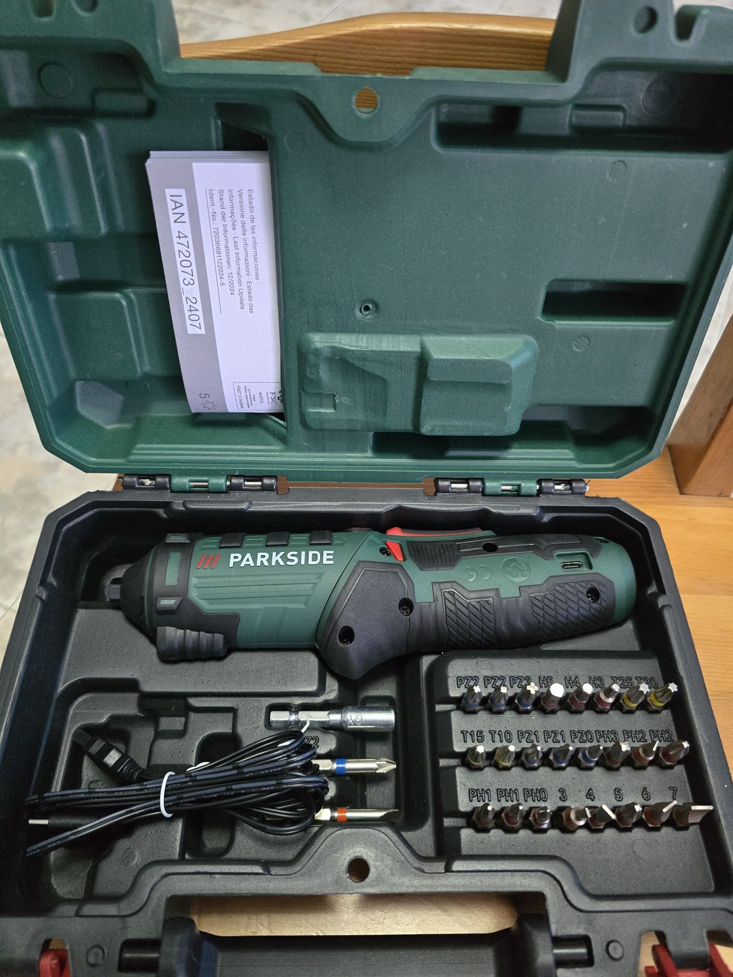 Aparafusadora Parkside PSSA 4 B2 com acessórios