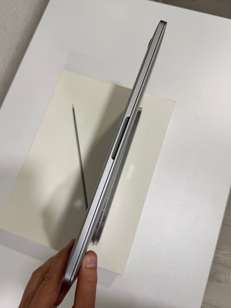 Apple Macbook Pro 13 i5 отличное состояние