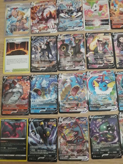 85 cartas Pokemon todas diferentes não oficiais