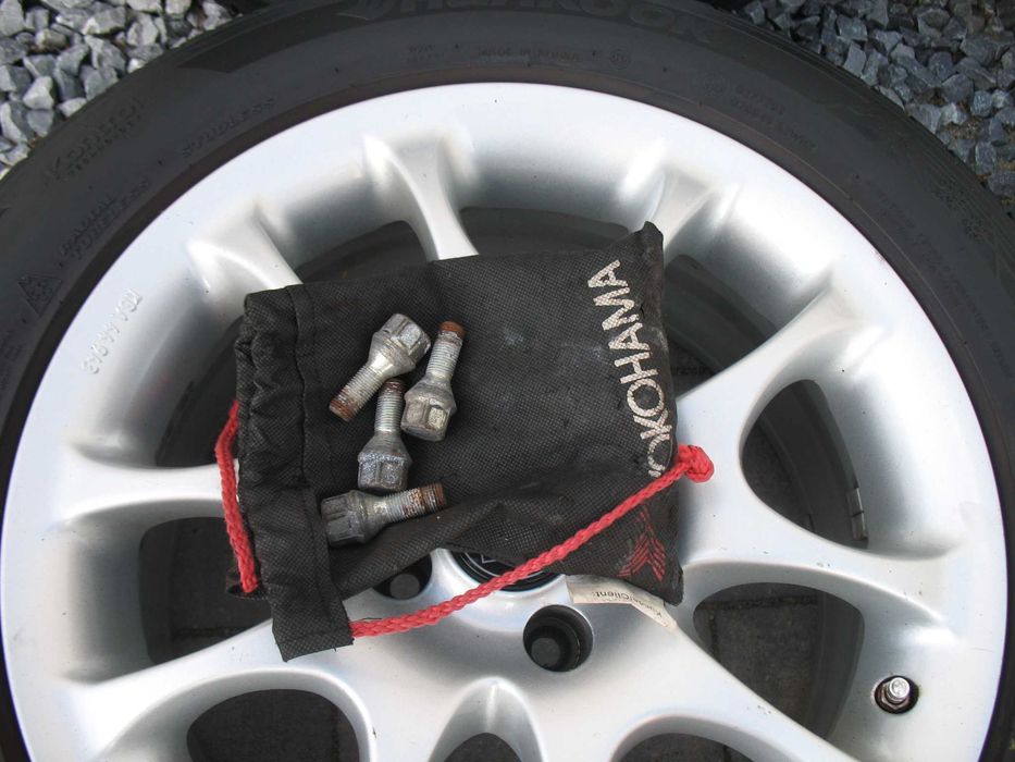 Alufelgi 4x108 Citroen 16cali opony zimowe 215/55r16 Hankook 18r