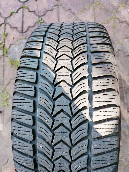 Opony zimowe 225/40 R18 z alufelgami