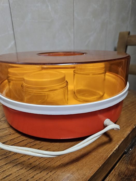 Iogurteira/maquina de fazer iogurtes