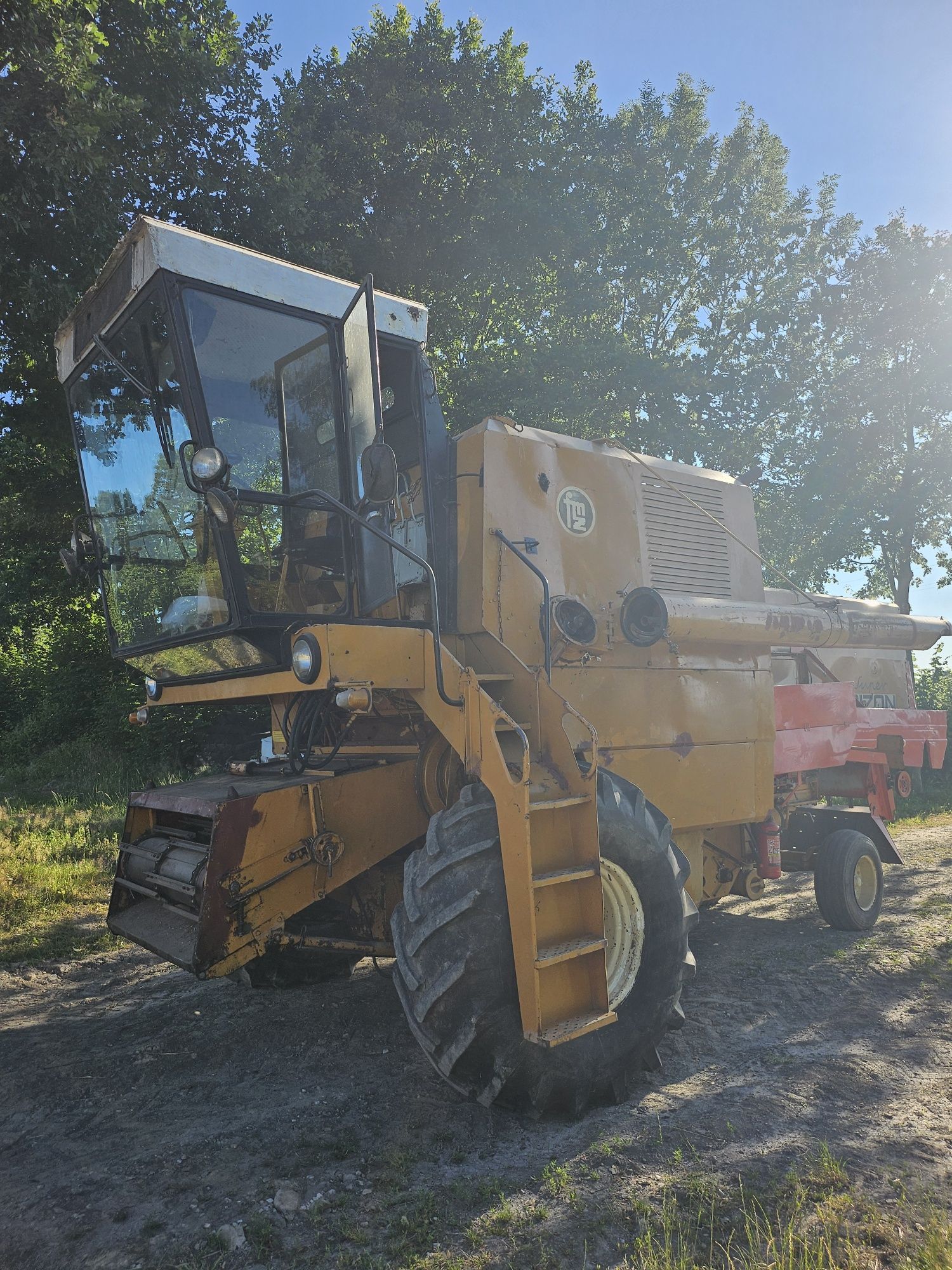 Kombajn Bizon Z056