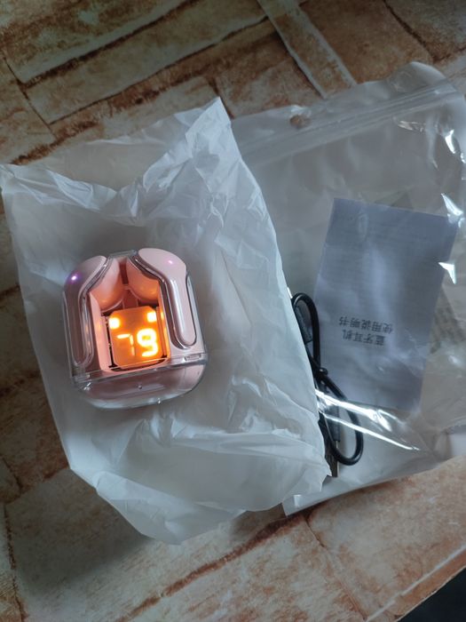 Nowe słuchawki bezprzewodowe różowe świecące