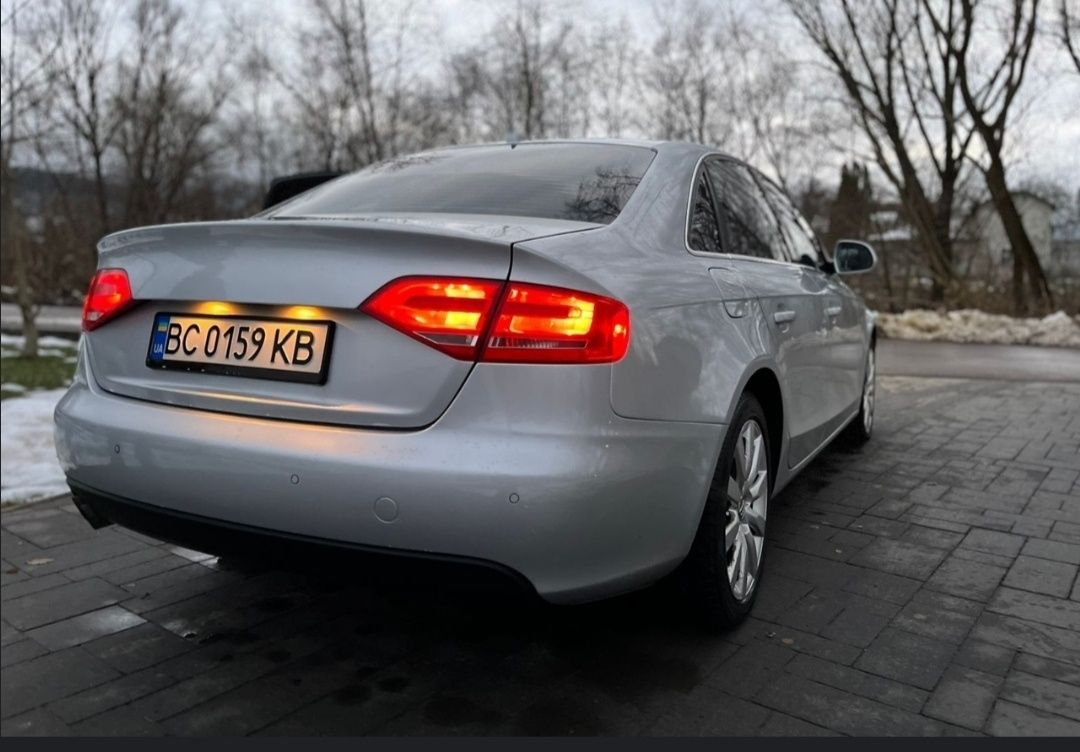 Ауді А4Б8 2.0 бенз, автомат квадро Audi A4B8 2.0 benzin Quattro