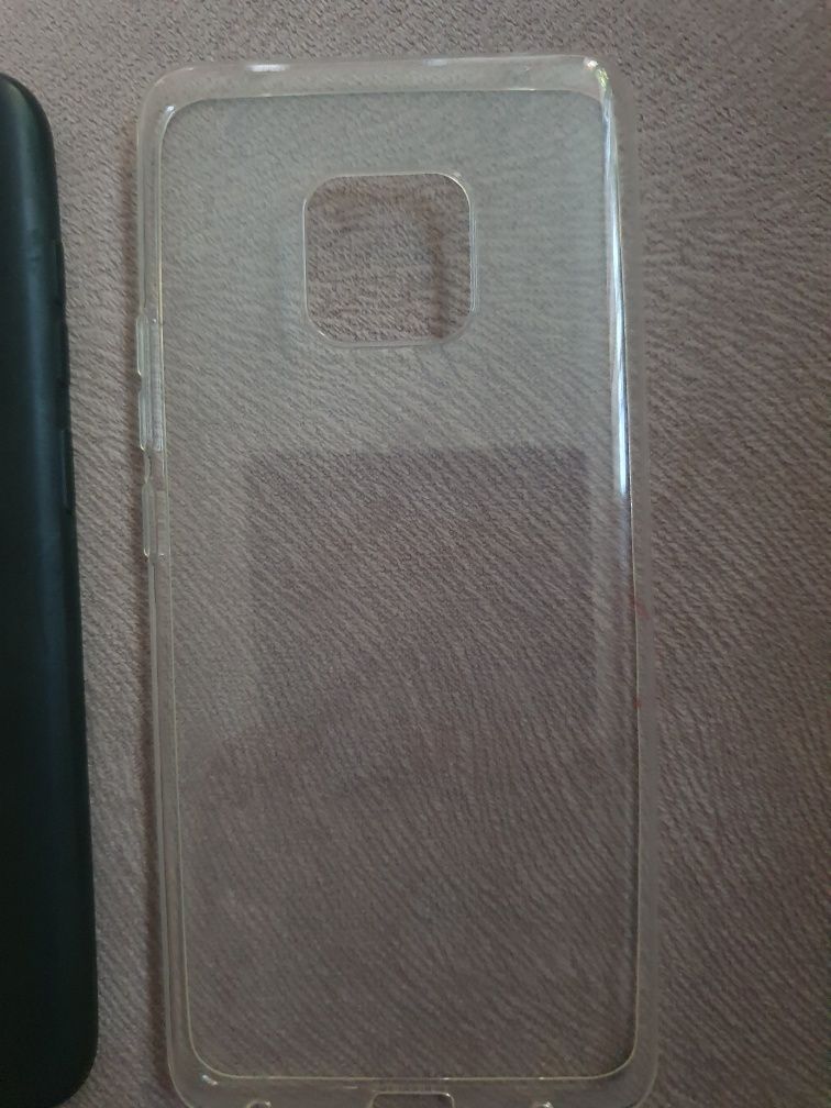 Etui na telefon..
