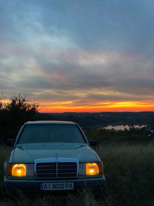 СРОЧНО!!! Продам мерседес w124