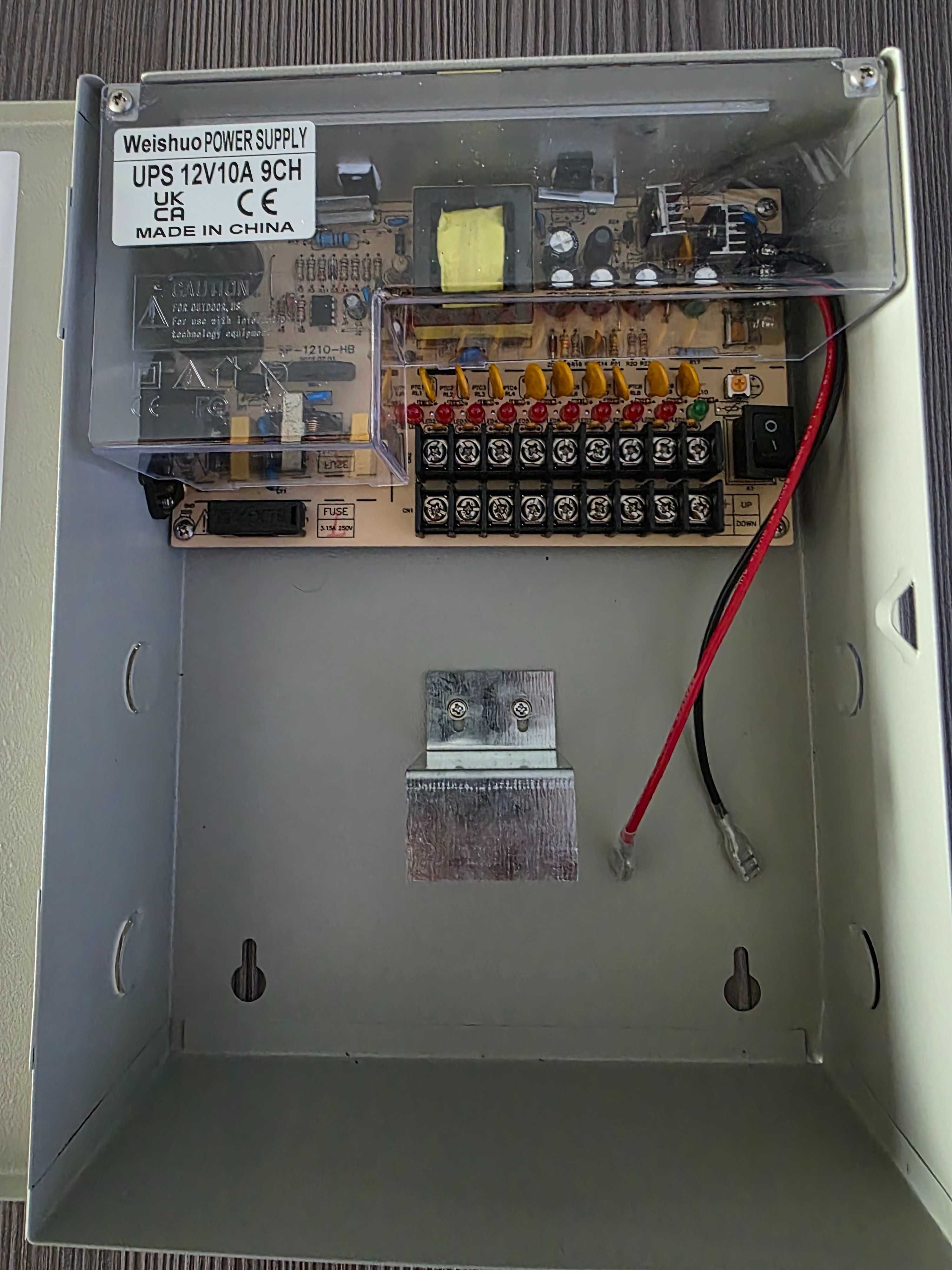 Skrzynka zasilacz z baterią zapasową UPS do kamery CCTV 12V 10A 9wyjść