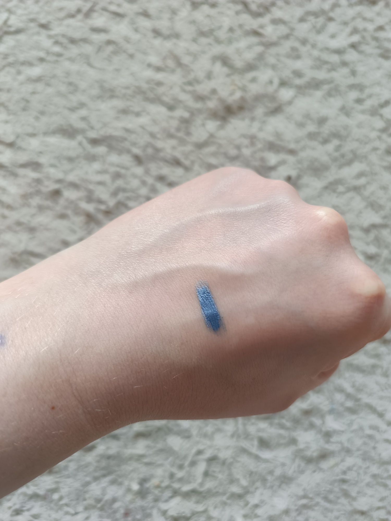 Niebieska kredka cień do oczu Eye colour To Go H&M