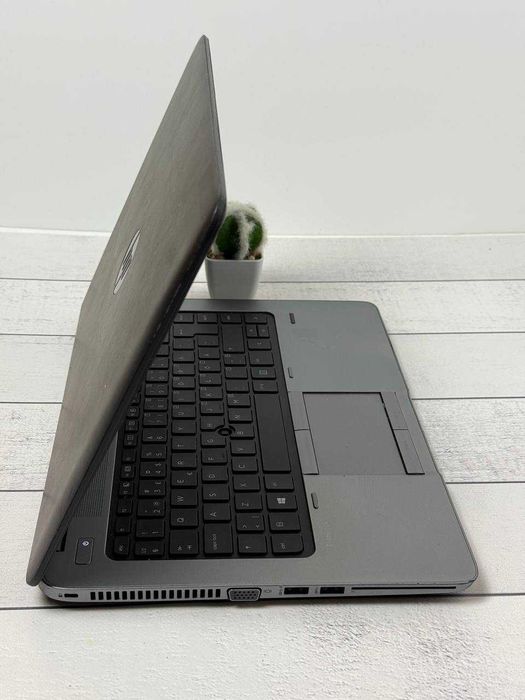 HP 840 G1 i7-4600U 8ram ssd 180gb 1920 1080