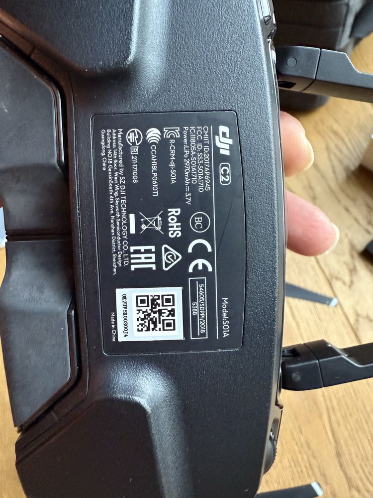 Dron z kamerą DJI mavic air z całym zestawem, pokrowce, kable itd