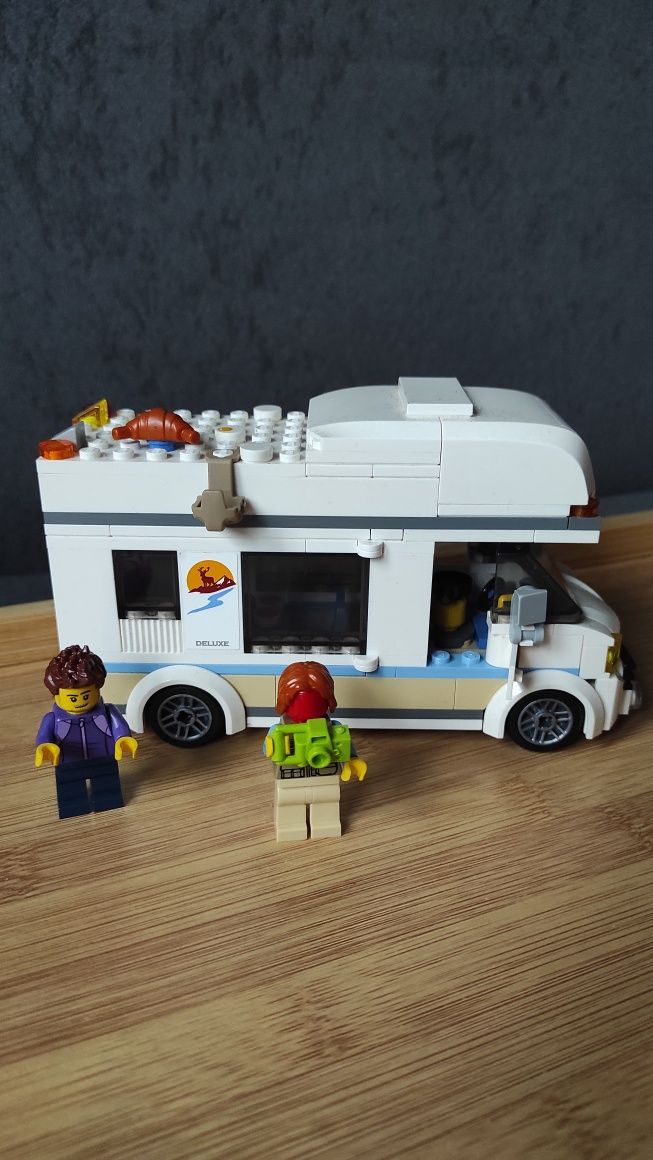 Klocki LEGO City Kamper