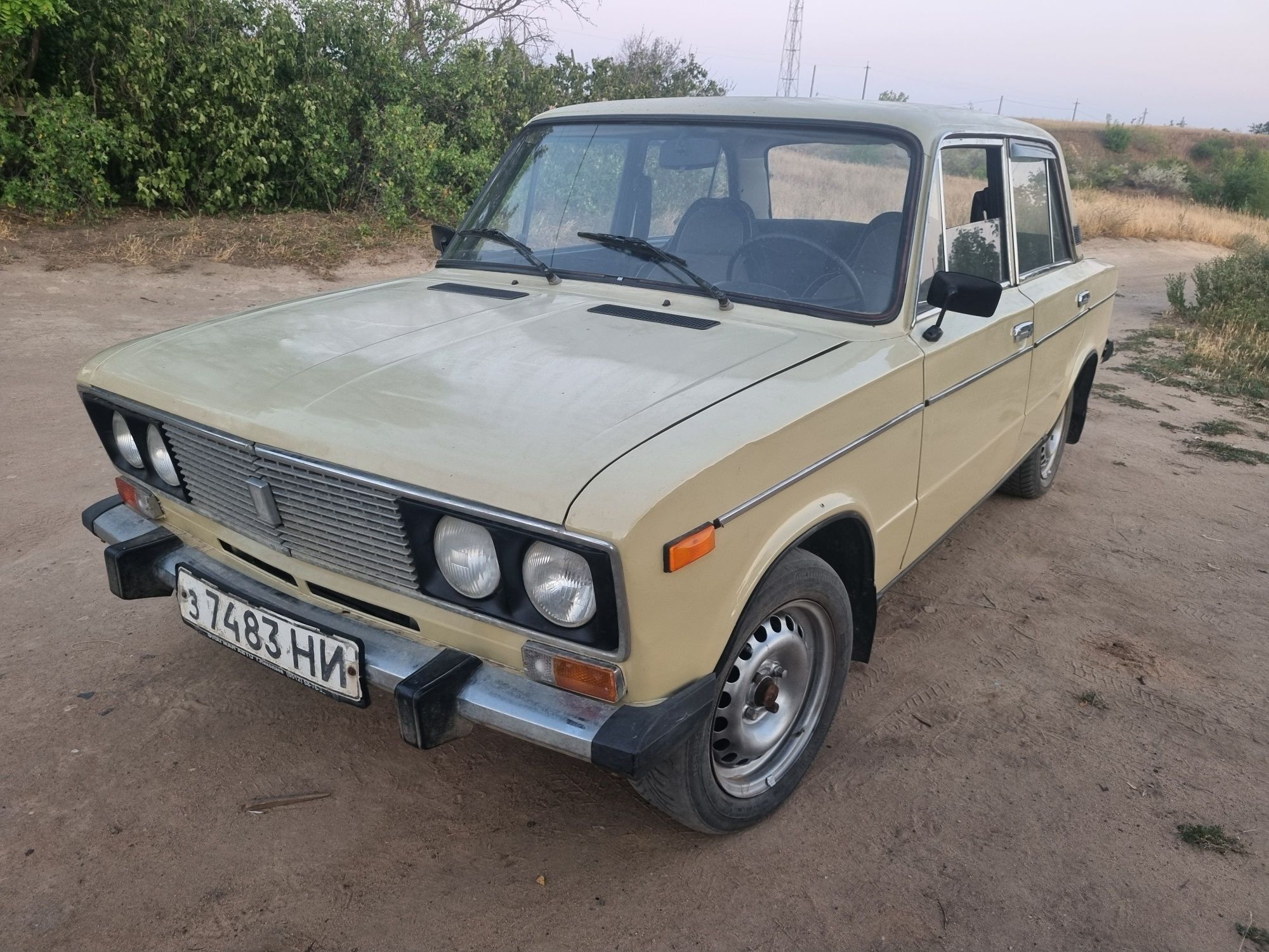 Авто 2106 отличное состояние