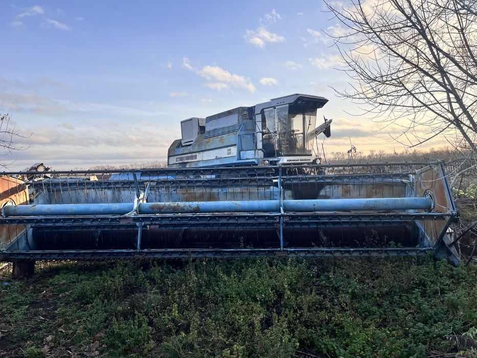 Продам комбайн Славутич