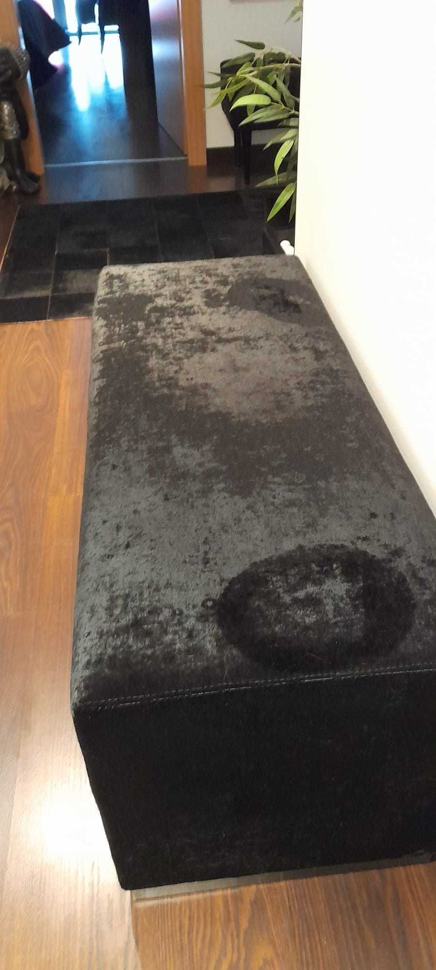 Banqueta de quarto em veludo