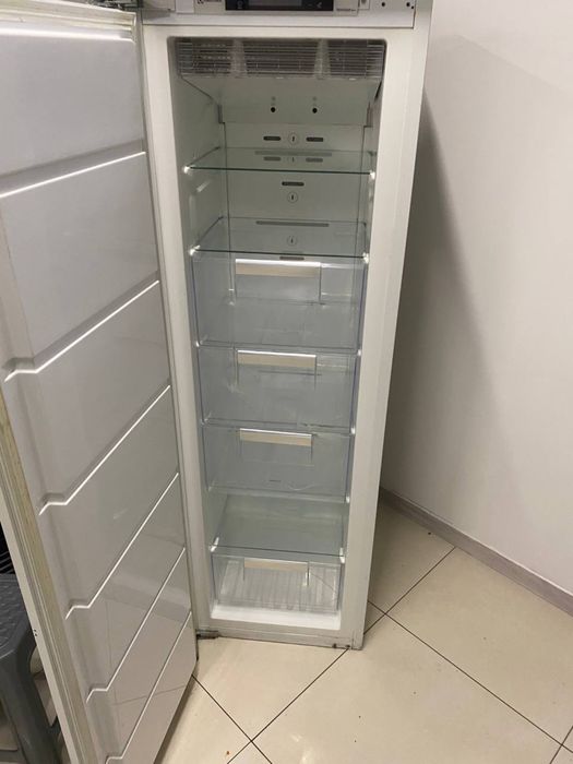Морозильна камера Electrolux. 6000 грн