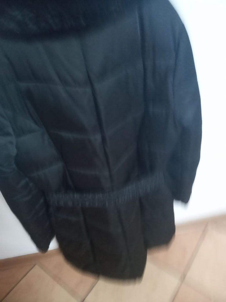 Kurtka damska na zime jest w stanie b dobrym. Poleca żem