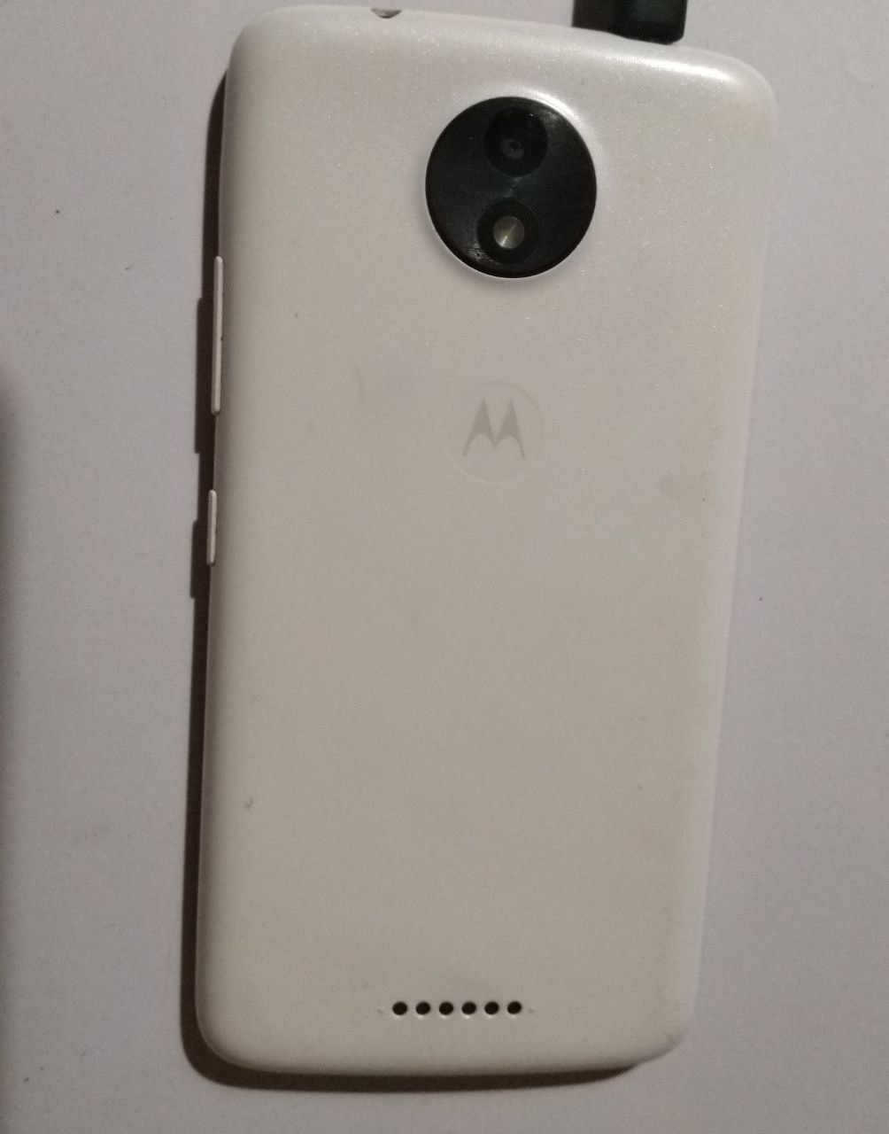 300 грн смартфон Motorola moto-C