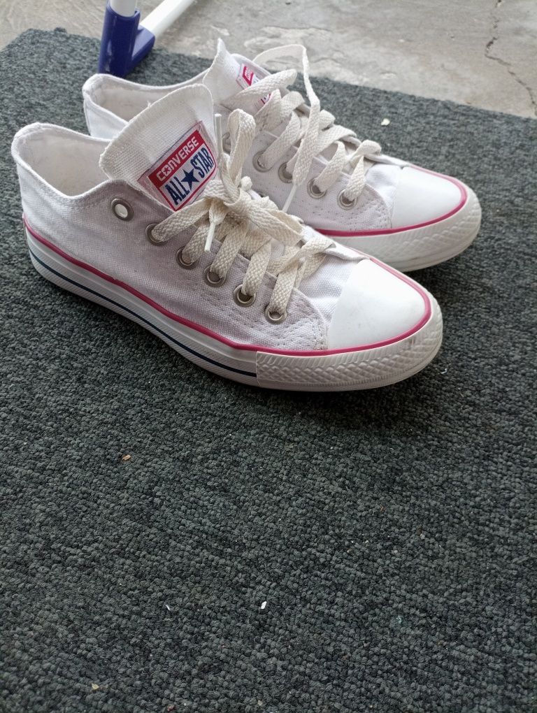 Buty Converse białe prawie jak nowe roz.37