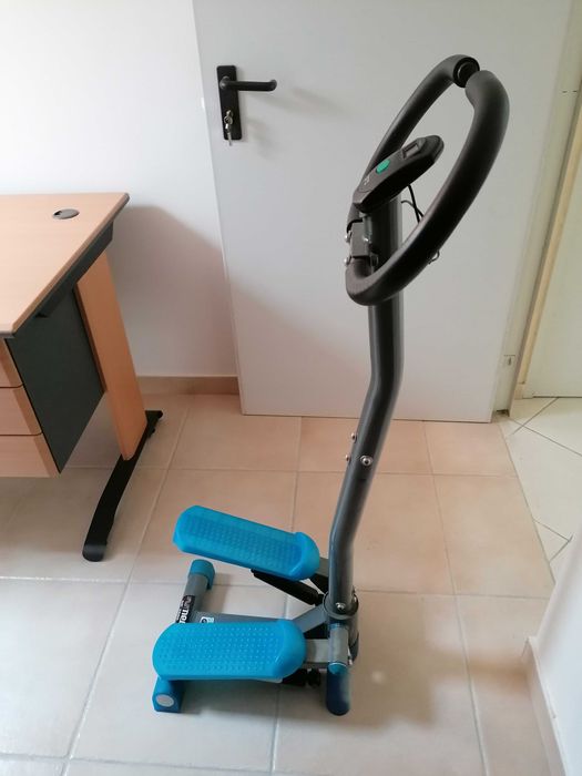 Step vertical azul com cronómetro