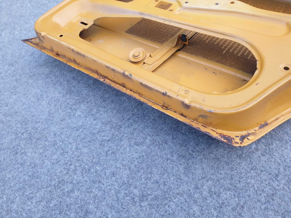 Fiat 125p    Drzwi tylne    prawe FSO tył stary typ