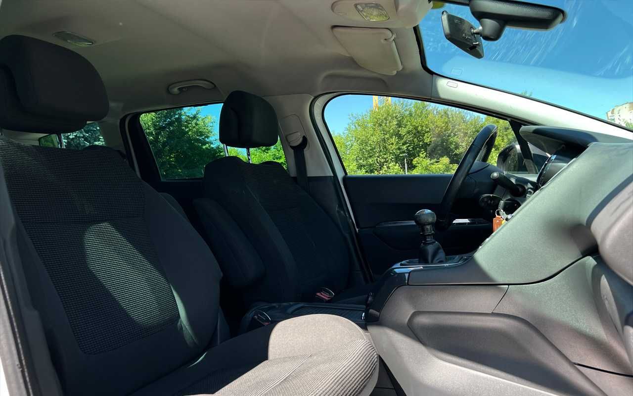 Peugeot 5008 2012