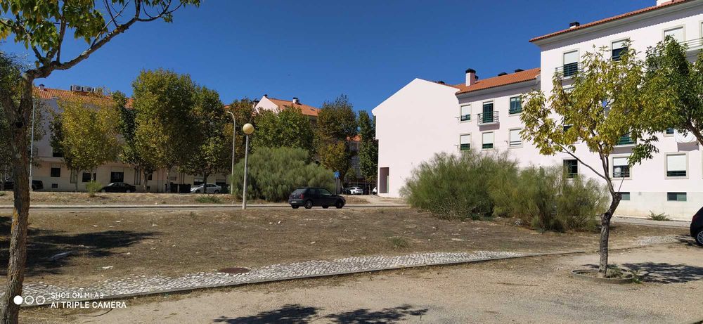 Lote de terreno para construção de prédio - Aires Palmela