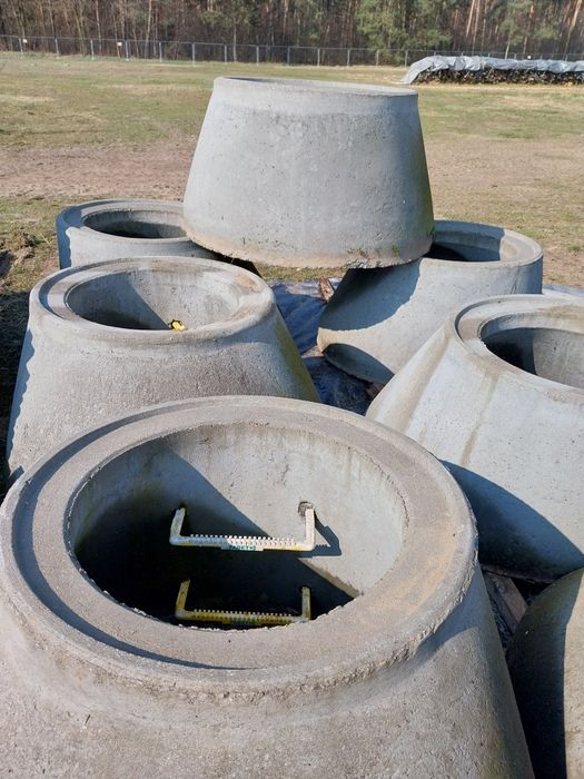Zwężka kręgu firmy FABET że stopniami na uszczelkę  DN 1000/625  h600