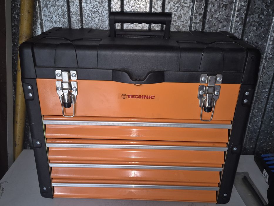 Skrzynka narzędziowa, walizka na narzędzia + kłódka na kod.