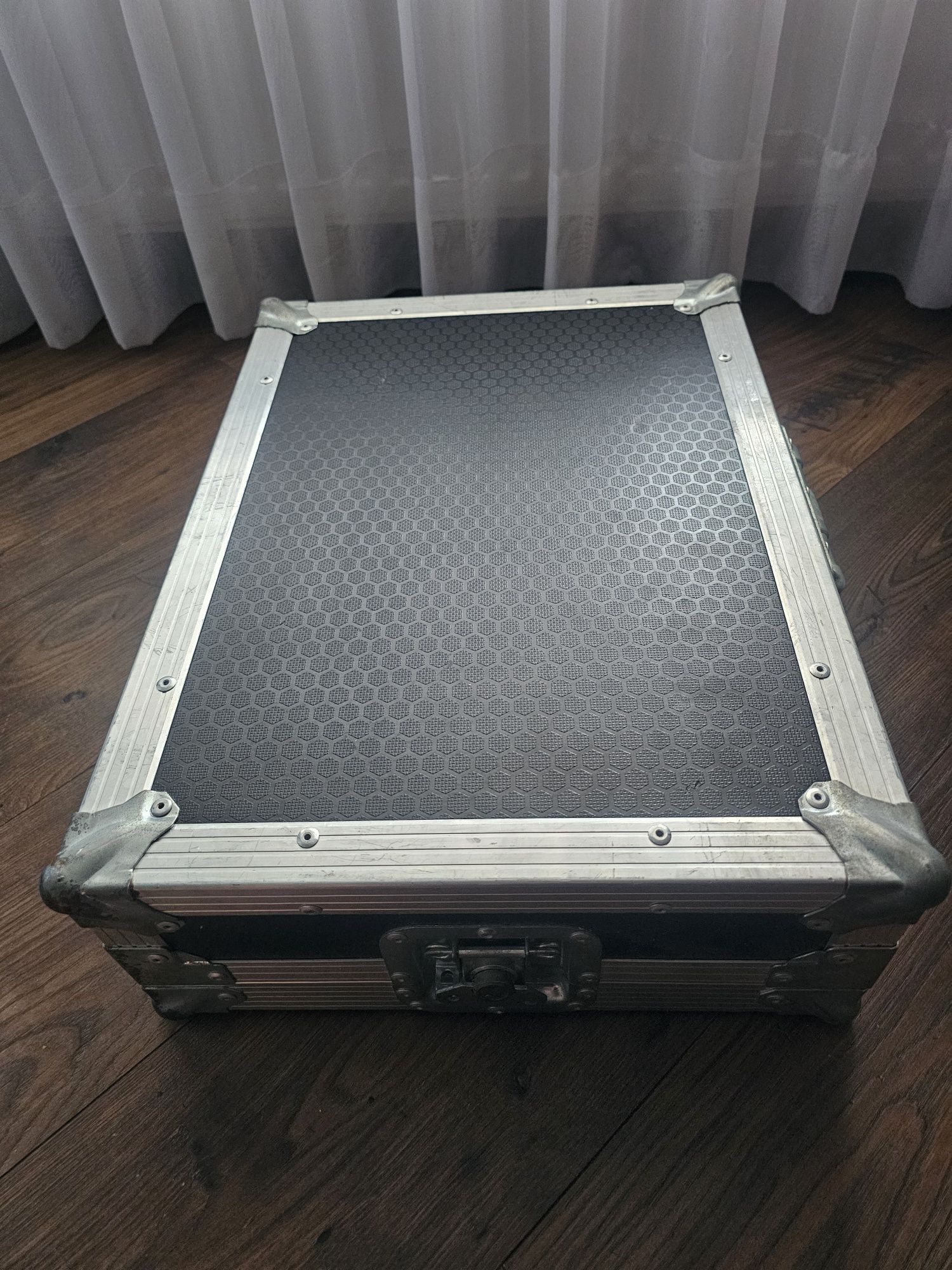 Mikser Cyfrowy Mackie DL1608 + IPAD + Case