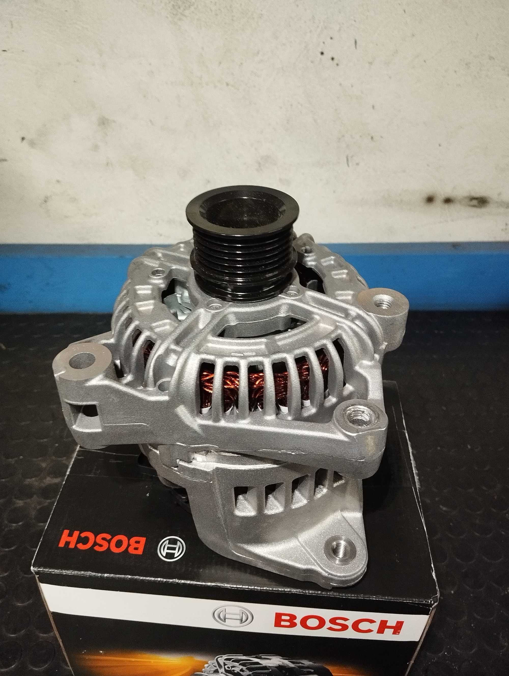 NOWY oryginalny alternator BOSCH BMW 3 5 7 X3 525, 730  PROMOCJA