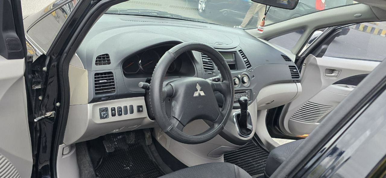 Продам Mitsubishi Grandis 7 мест гбо-4 в отличном состоянии