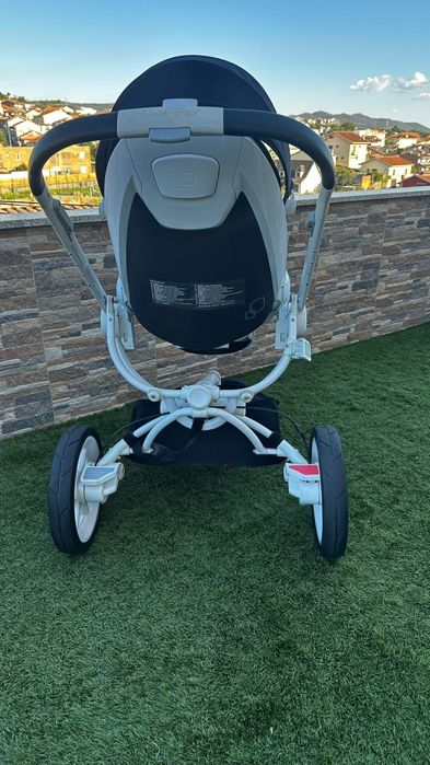Carinho Quinny moodd com ovo e base isofix