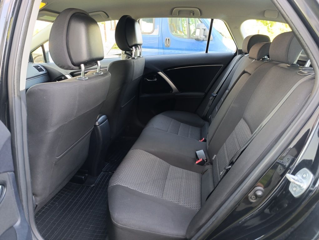 Toyota Avensis 1.8 16 V 147 KM z Niemiec bezwypadkowa i serwisowana