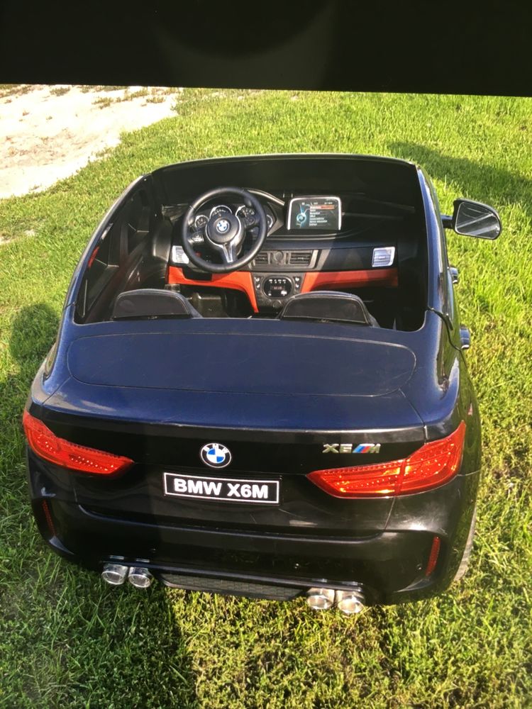 Samochód na akumulator BMW X6  2-osobowe .   PILOT  USB  MP3