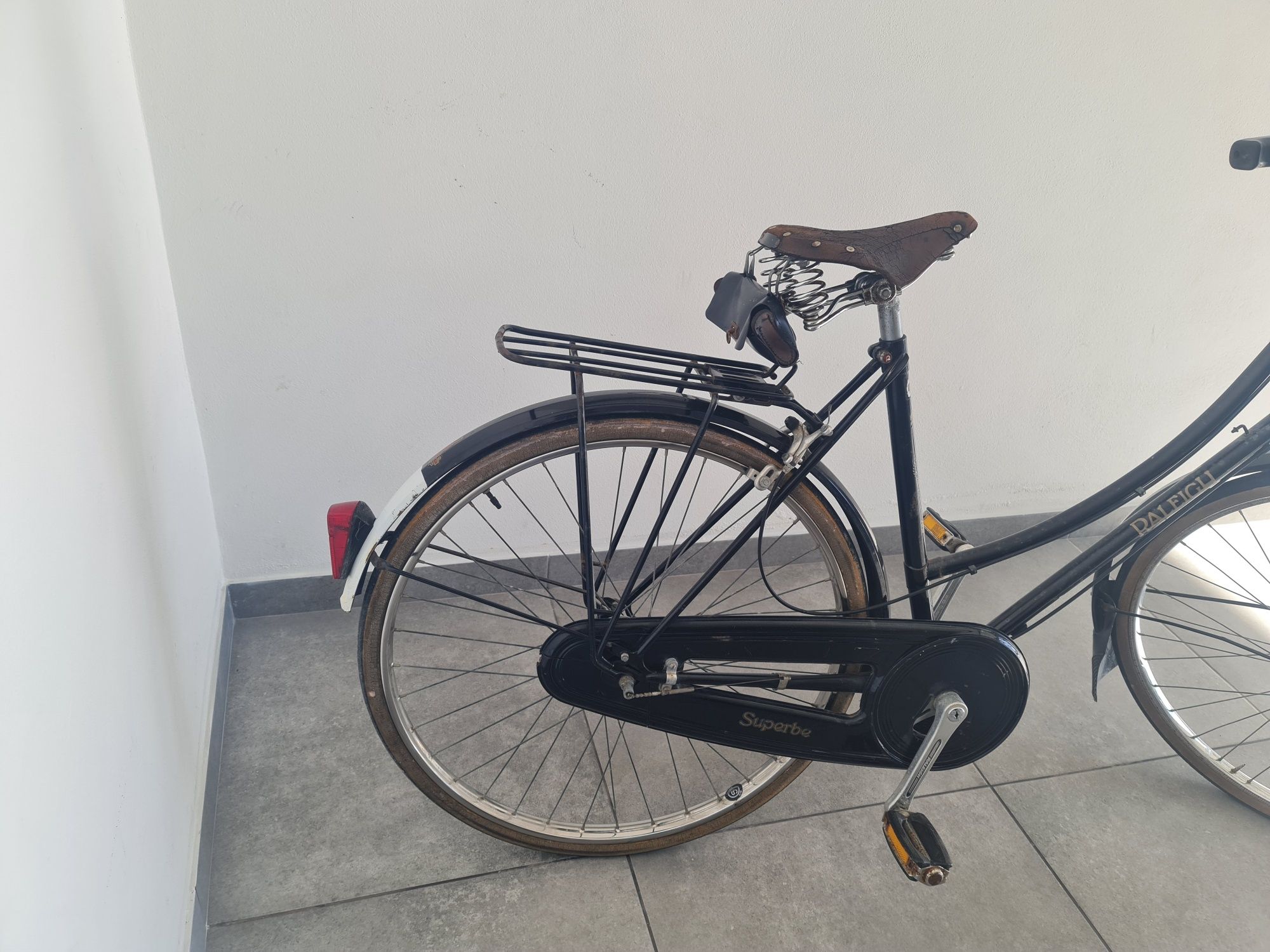 Vendo bicicleta 'pasteleira' antiga