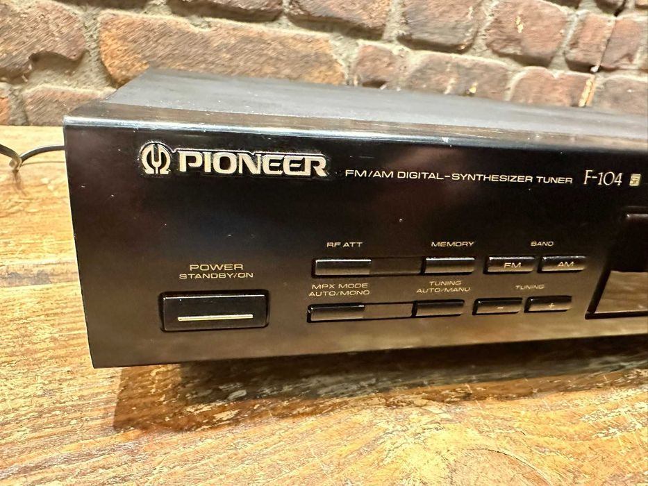 Tuner Radiowy Pioneer F-104