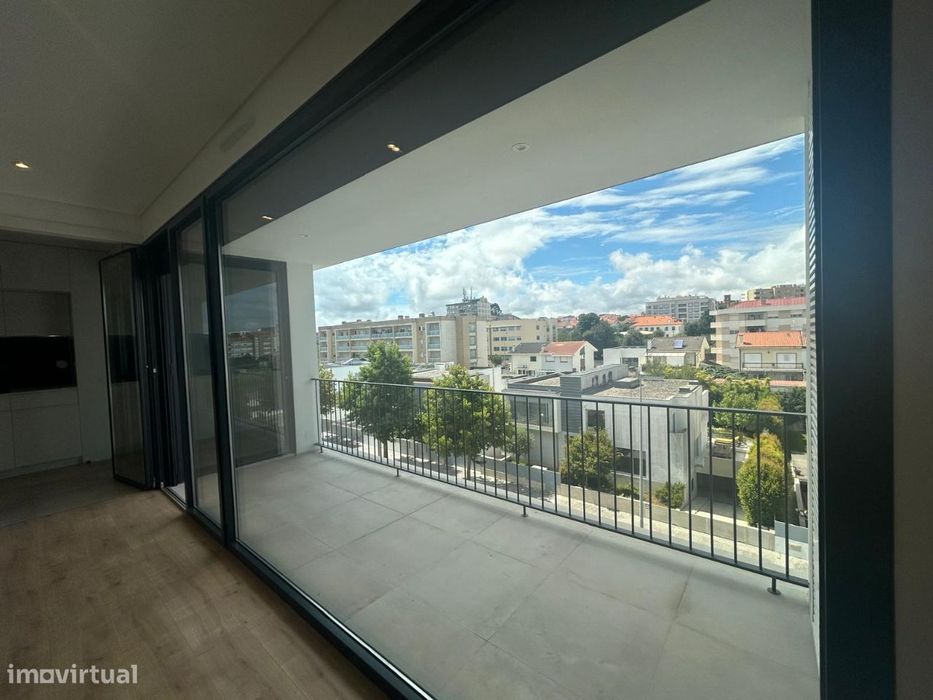 Apartamento T3 Novo com vistas panorâmicas a 15 min do Hosp São João