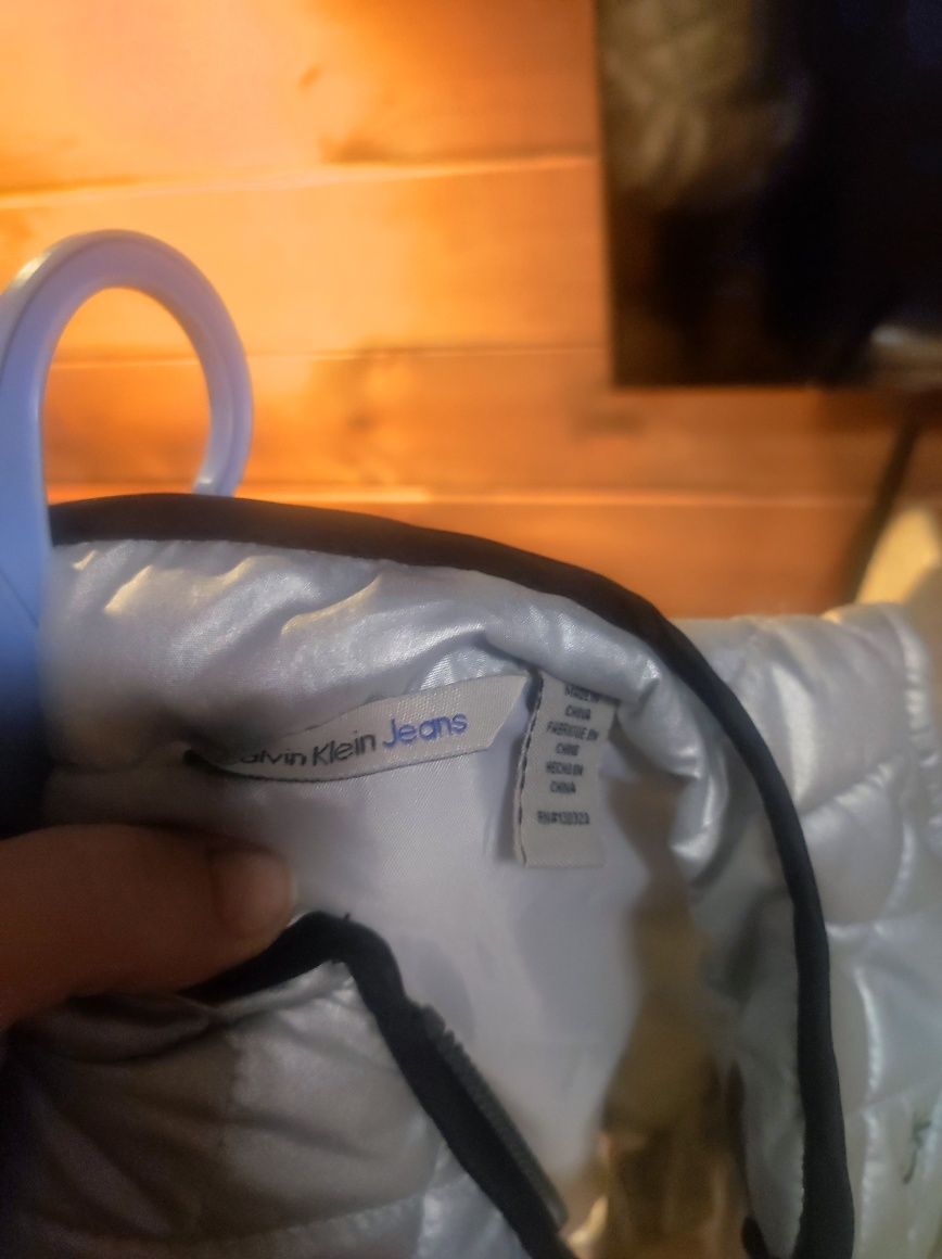 Kamizelka Calvin klein srebro 3 lata
