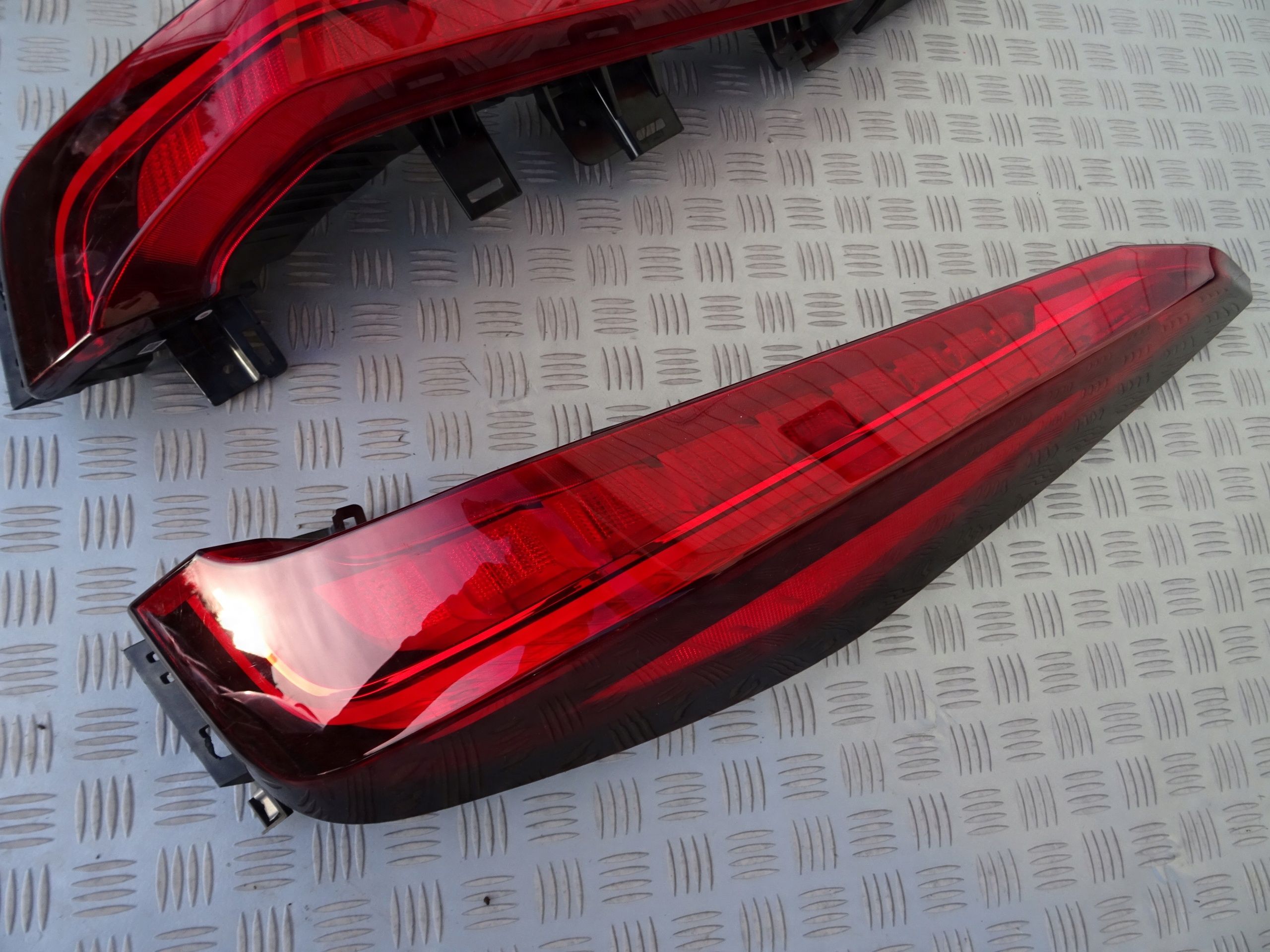Cadillac Lampa tył Lewa Tylna Led Usa