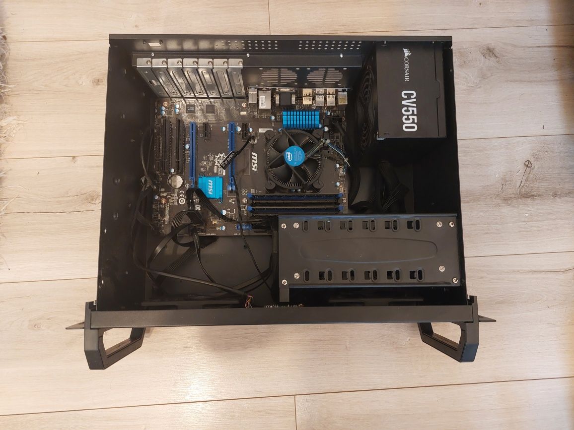 Komputer w obudowie rack 4u