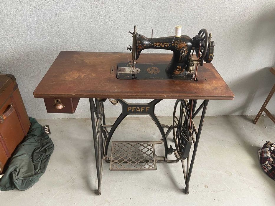 Máquina de costura PFAFF