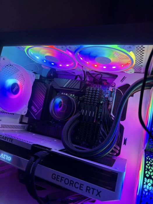 Vendo setup gaming completo i9 13th generation 128gb RAM 2 tb ROM