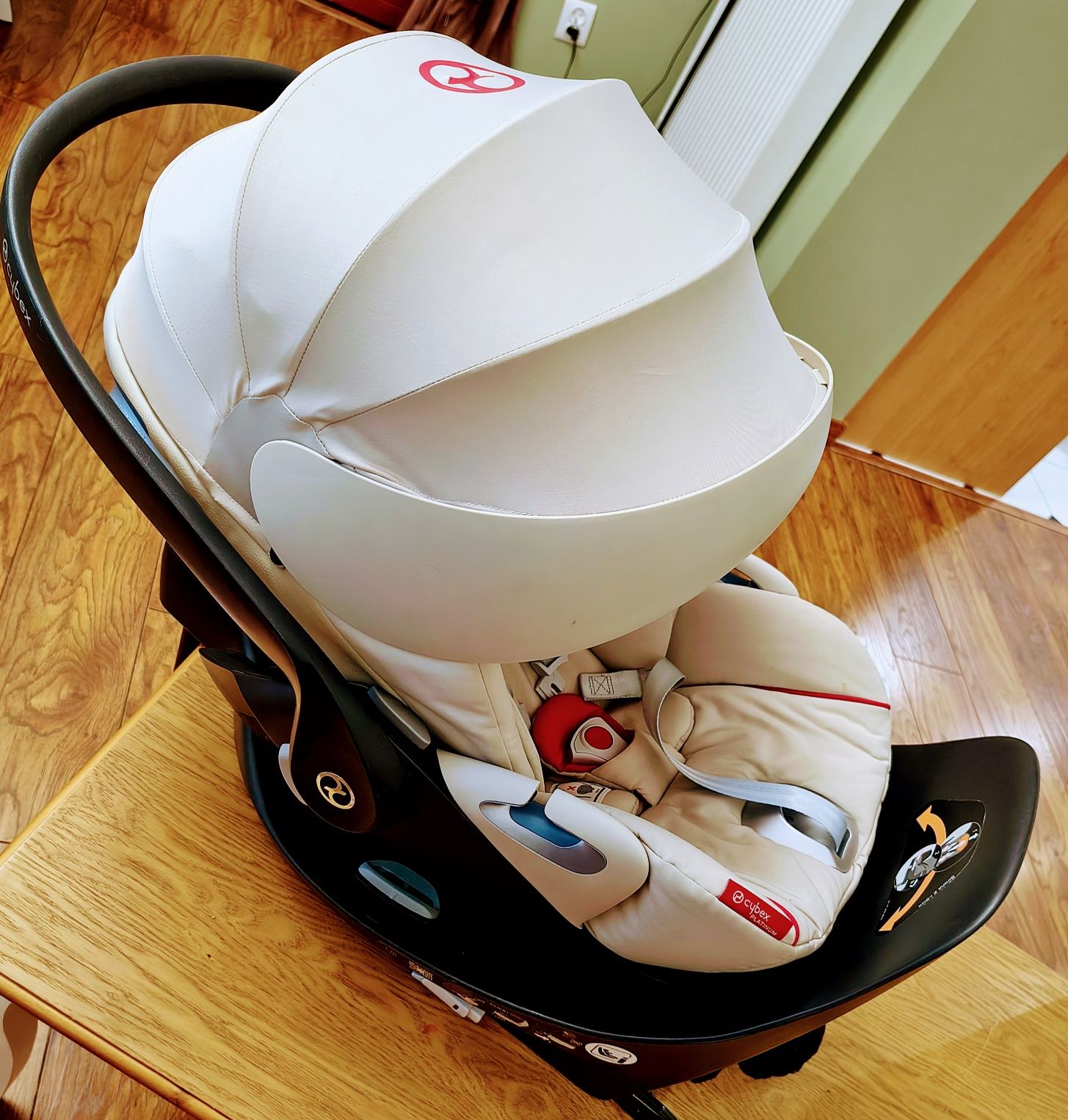 Fotelik Cybex Sirona Z i - size for ferrari Baza obrotowa