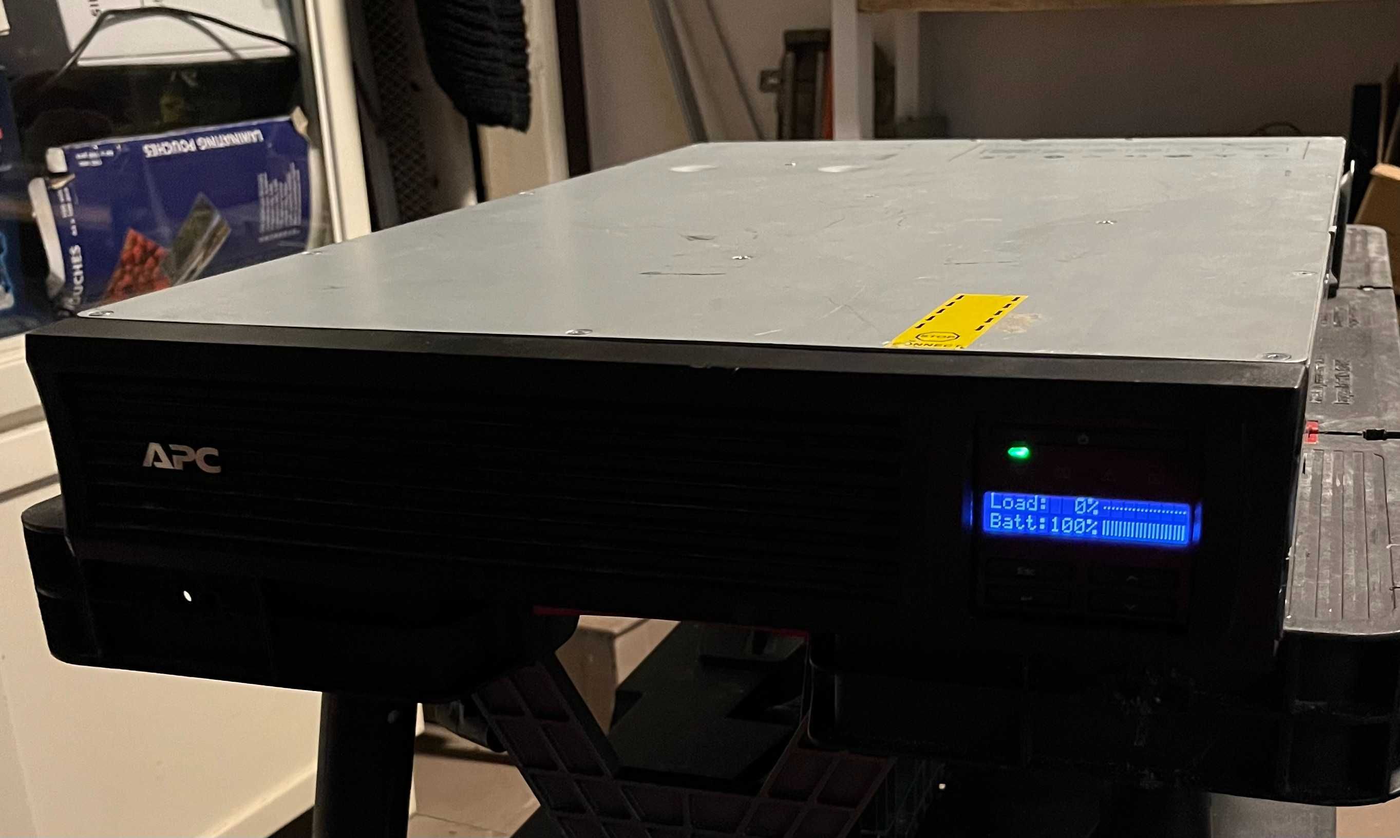 Zasilacz UPS APC SMT2200RMI2U - nowe akumulatory, szyny do szafy rack