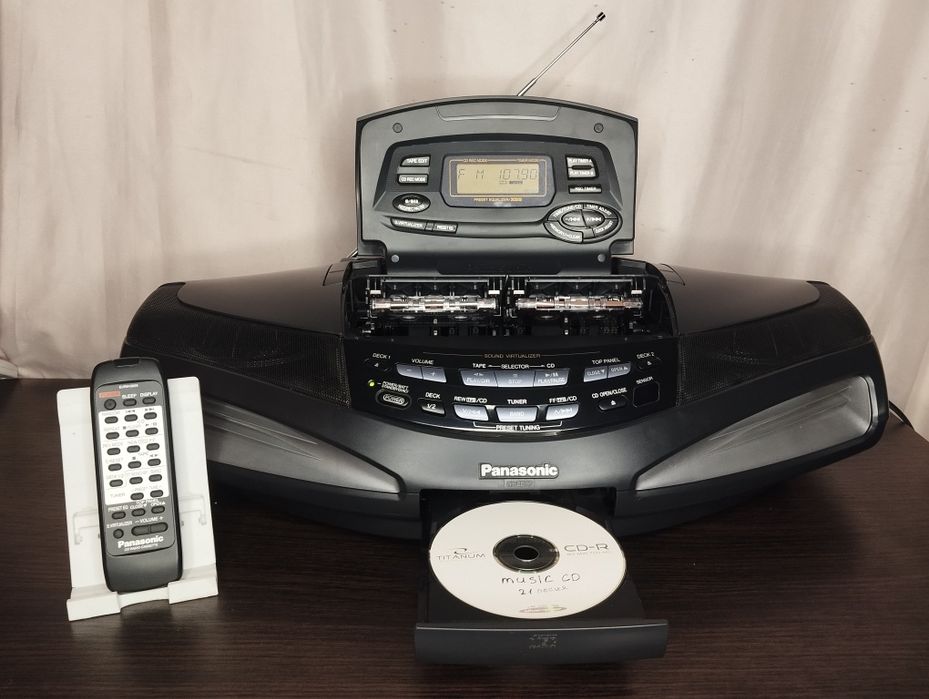 Продам Panasonic RX-ED77 Cobra