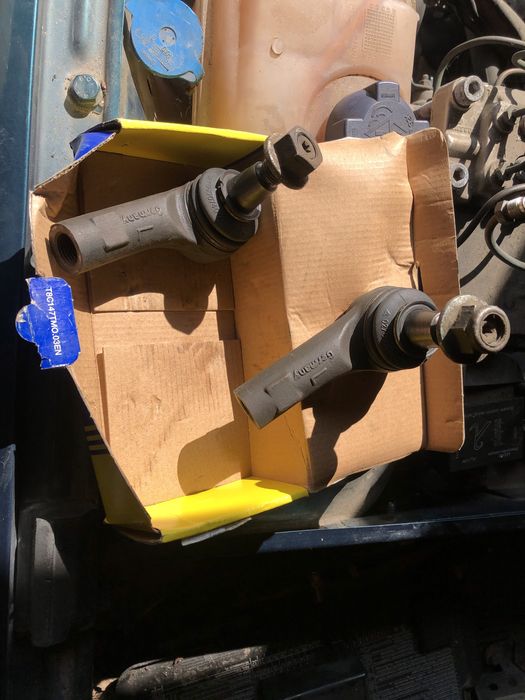 Рулевой наконечник левий Audi q7 Touareg Porsche Cayennе Amarok